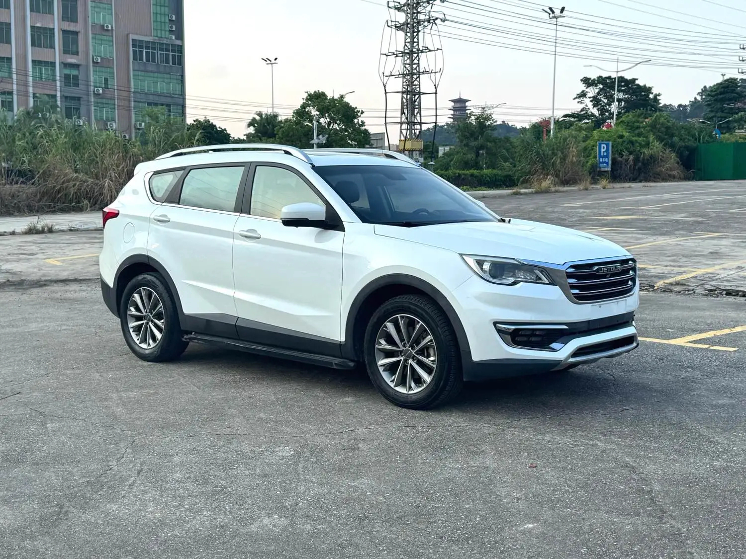 Jetour X70M 2020 Model 1.5T "Xiangban" Edition (Facelift) – Automatic Transmission — thumbnail 3