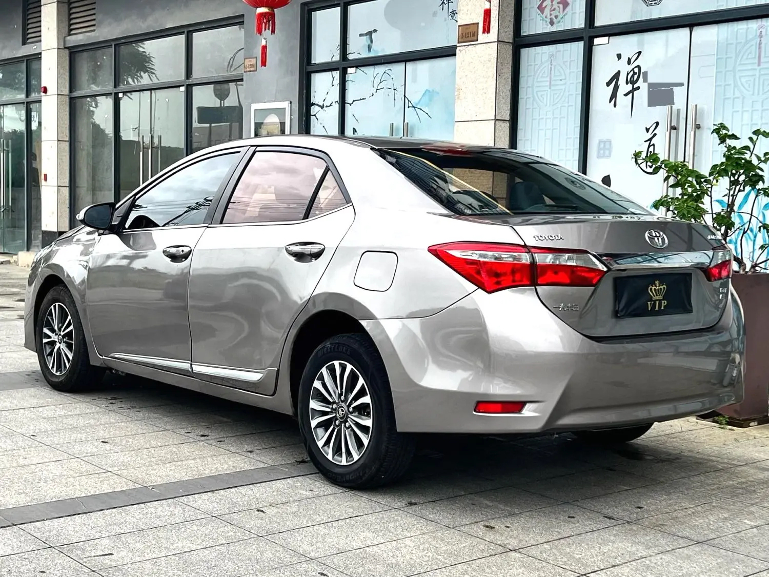 Toyota 2017 Corolla 1.2T GL-i (Leather Edition) – CVT Automatic — thumbnail 8