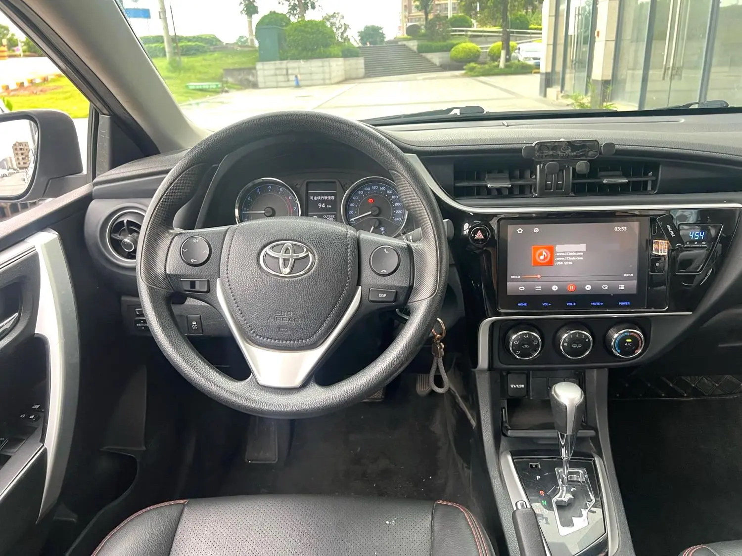 Toyota 2017 Corolla 1.2T GL-i (Leather Edition) – CVT Automatic — thumbnail 7