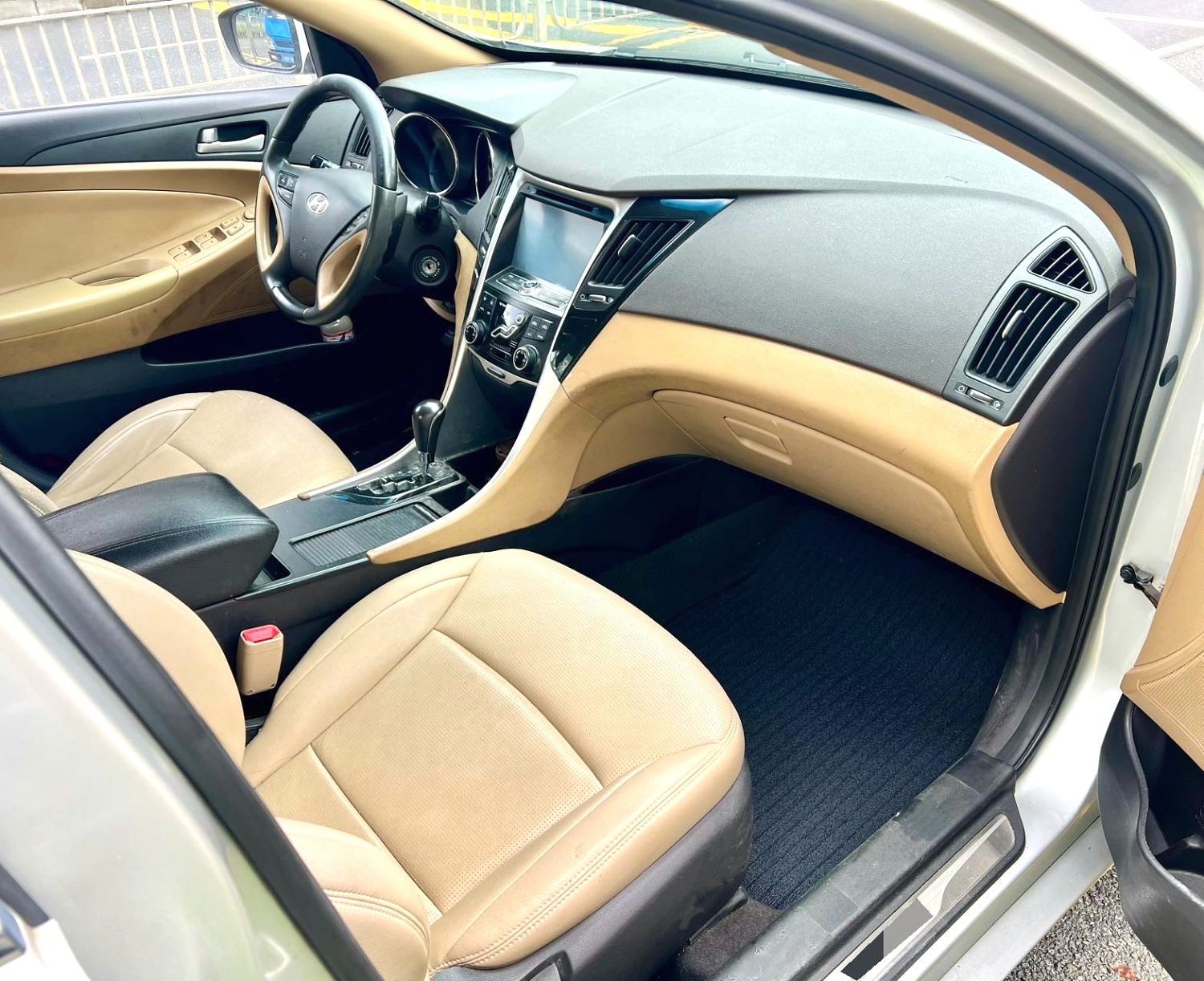 Hyundai 2012 Sonata (8th Gen) 2.0 GLS Leading Edition Automatic — thumbnail 6