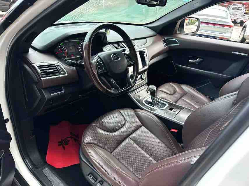 Landwind X7 (2016 Model) 2.0T Panoramic Luxury Edition (Automatic) — thumbnail 2