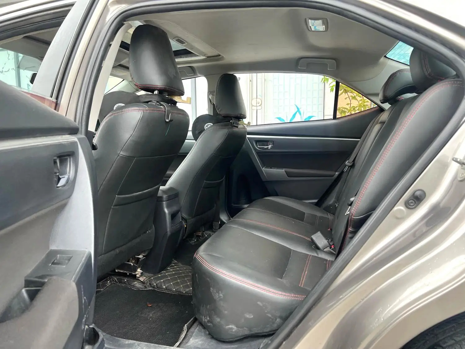 Toyota 2017 Corolla 1.2T GL-i (Leather Edition) – CVT Automatic — thumbnail 5