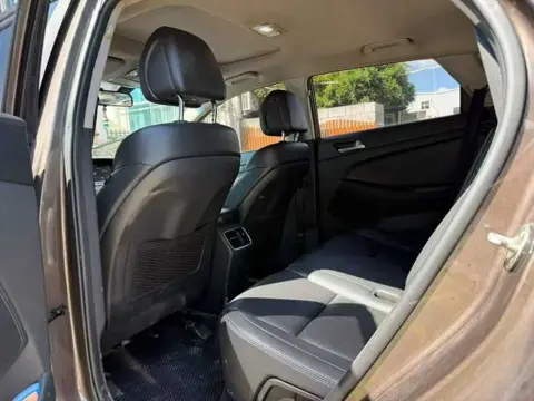 Hyundai Tucson 2015 1.6T DCT 2WD Comfort Edition — thumbnail 5