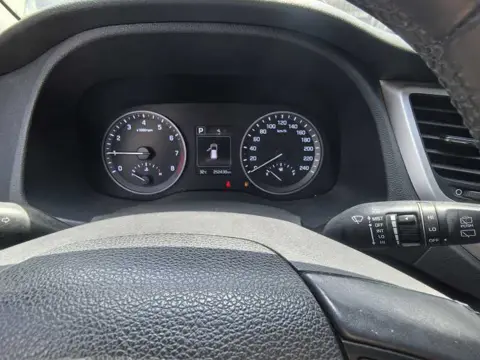 Hyundai Tucson 2015 1.6T DCT 2WD Comfort Edition — thumbnail 8