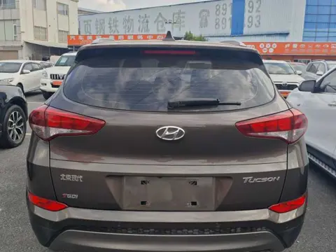 Hyundai Tucson 2015 1.6T DCT 2WD Comfort Edition — thumbnail 10