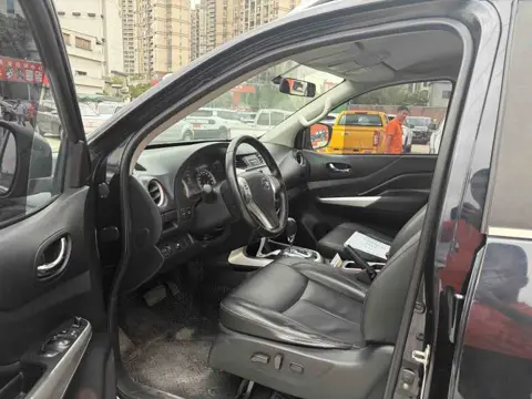Nissan Navara 2021 2.5L Automatic 4WD Premium QR25 — thumbnail 4