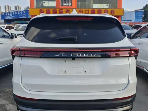 Jetour X70 PLUS 2024 Champion 1.5T DCT Champion MAX 7-Seater — thumbnail 4
