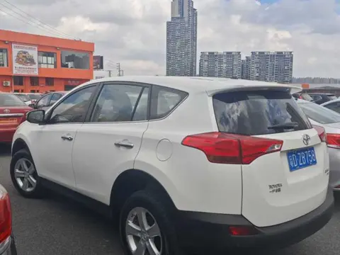 Toyota RAV4 2013 2.0L CVT 4WD New Elite — thumbnail 6