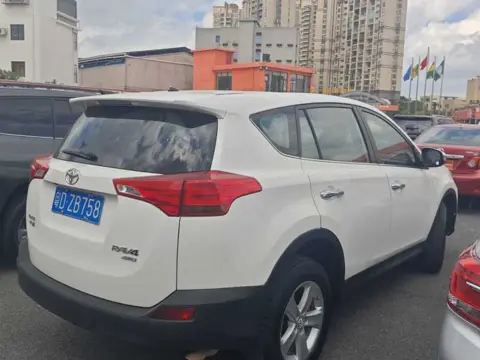 Toyota RAV4 2013 2.0L CVT 4WD New Elite — thumbnail 7