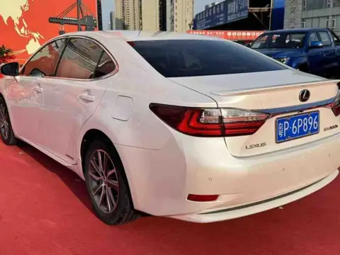 Lexus ES 300h 2015 Hybrid Luxury — thumbnail 6