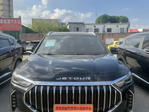 Jetour X70 PLUS 2023 1.5T DCT Warrior PLUS 7-Seater — thumbnail 2