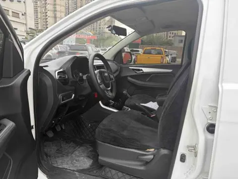 Isuzu Off-Road Pickup 2019 2.8T Diesel Manual — thumbnail 4