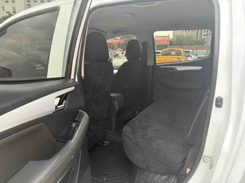 Isuzu Off-Road Pickup 2019 2.8T Diesel Manual — thumbnail 5