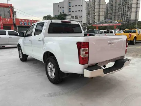 Isuzu Off-Road Pickup 2019 2.8T Diesel Manual — thumbnail 7