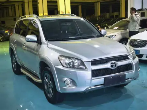 Toyota RAV4 2012 2.4L Automatic 4WD Luxury — thumbnail 3