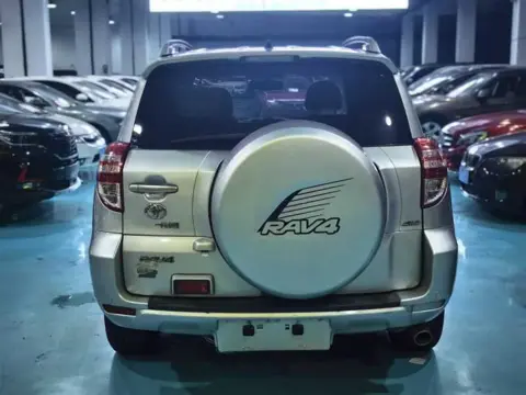 Toyota RAV4 2012 2.4L Automatic 4WD Luxury — thumbnail 5