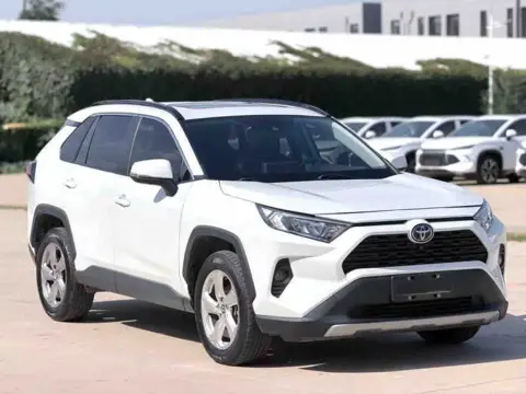 Toyota RAV4 2022 Hybrid 2.5L CVT 2WD Elite — thumbnail 3
