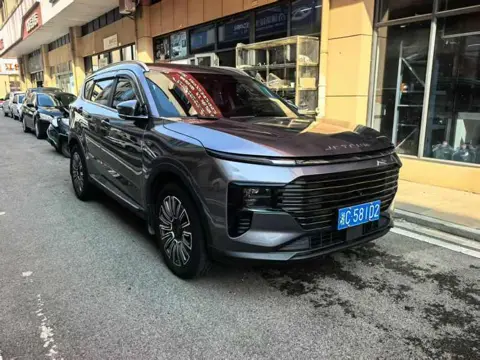 Jetour X70 Plus 2025 1.5T Luxury Edition 5-Seater