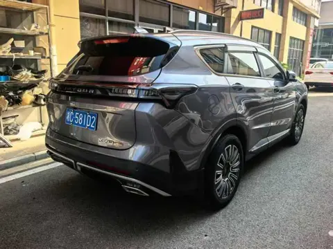 Jetour X70 Plus 2025 1.5T Luxury Edition 5-Seater — thumbnail 6