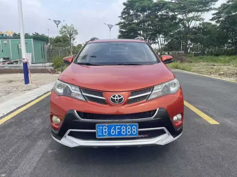 Toyota RAV4 2015 2.0L CVT 4WD Fashion Edition — thumbnail 2