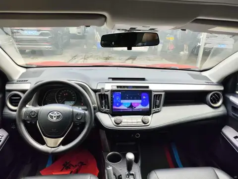 Toyota RAV4 2015 2.0L CVT 4WD Fashion Edition — thumbnail 4