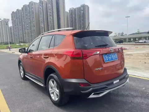 Toyota RAV4 2015 2.0L CVT 4WD Fashion Edition — thumbnail 7