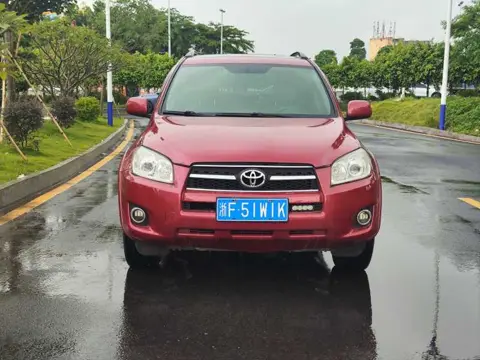 Toyota RAV4 2009 2.4L Automatic Luxury Edition — thumbnail 2