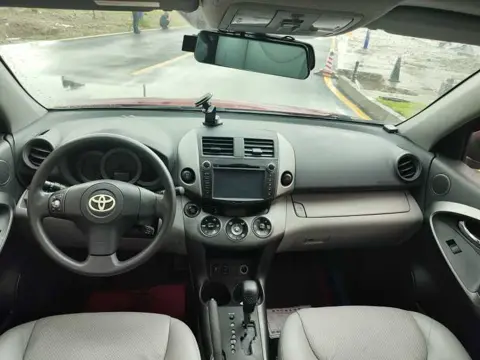 Toyota RAV4 2009 2.4L Automatic Luxury Edition — thumbnail 4