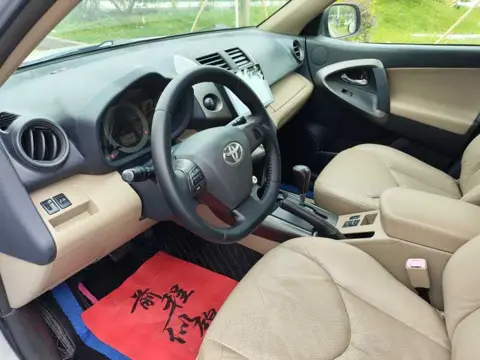Toyota RAV4 2011 2.4L Automatic 4WD Premium Edition — thumbnail 5