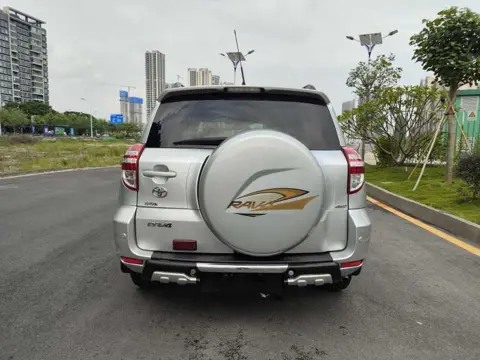 Toyota RAV4 2011 2.4L Automatic 4WD Premium Edition — thumbnail 8