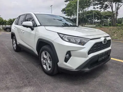 Toyota RAV4 2020 2.0L CVT 2WD Urban Edition — thumbnail 3