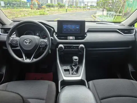 Toyota RAV4 2020 2.0L CVT 2WD Urban Edition — thumbnail 6