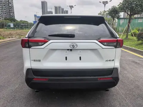 Toyota RAV4 2020 2.0L CVT 2WD Urban Edition — thumbnail 8