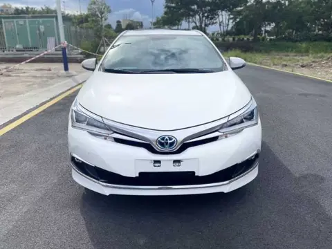 Toyota Corolla 2016 Hybrid 1.8L E-CVT Elite Edition — thumbnail 2