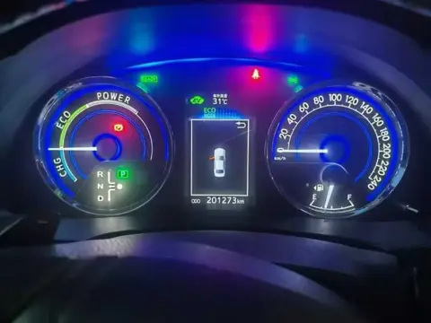 Toyota Corolla 2017 Hybrid 1.8L E-CVT Elite Edition — thumbnail 4