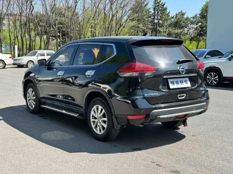 Nissan X-Trail 2017 2.0L CVT Comfort Edition 2WD — thumbnail 4