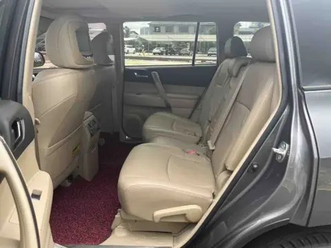 Toyota Highlander 2012 2.7L 2WD Luxury 7-Seater — thumbnail 8