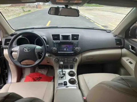 Toyota Highlander 2012 2.7L 2WD Luxury 7-Seater — thumbnail 10