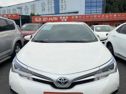Toyota Corolla 2017 Hybrid 1.8L E-CVT Leading Edition — thumbnail 2