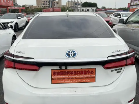 Toyota Corolla 2017 Hybrid 1.8L E-CVT Leading Edition — thumbnail 7