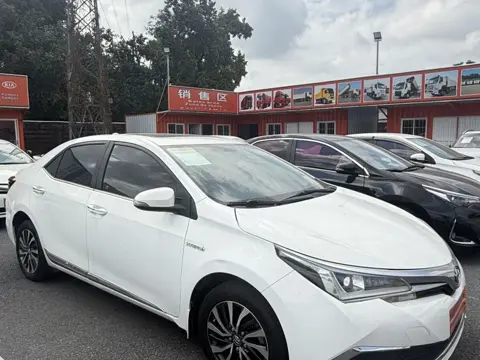 Toyota Corolla 2017 Hybrid 1.8L E-CVT Leading Edition — thumbnail 3