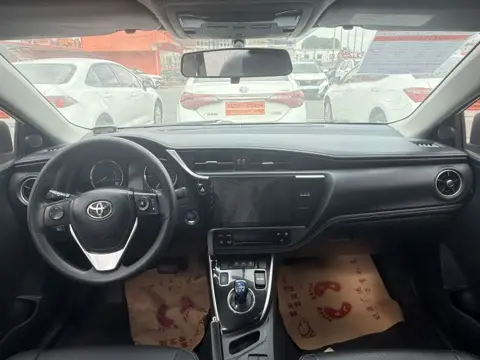 Toyota Corolla 2017 Hybrid 1.8L E-CVT Leading Edition — thumbnail 6
