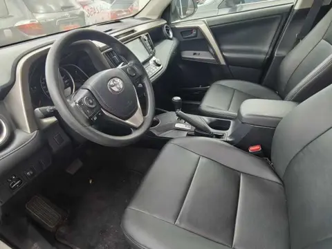 Toyota RAV4 2016 2.0L CVT 2WD Fashion Edition — thumbnail 8