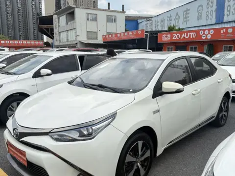 Toyota Levin PHEV 2019 1.8L E-CVT Luxury Edition — thumbnail 1
