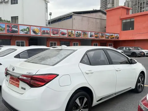 Toyota Levin PHEV 2019 1.8L E-CVT Luxury Edition — thumbnail 9