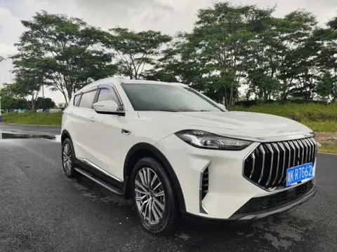 Jetour X70 PLUS 2023 1.5T DCT Warrior PLUS 7-Seater — thumbnail 3