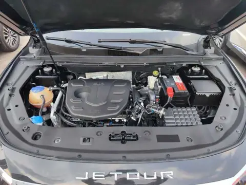 Jetour X70 PLUS 2023 1.5T DCT Warrior PLUS 7-Seater — thumbnail 6