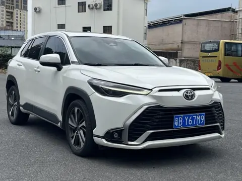 Toyota Frontlander 2023 2.0L CVT Leading Edition — thumbnail 3
