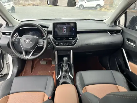 Toyota Frontlander 2023 2.0L CVT Leading Edition — thumbnail 8