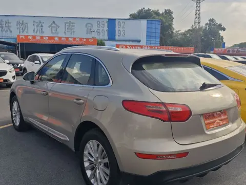 Zotye SR9 2017 2.0T Automatic Ultimate Journey Edition — thumbnail 4